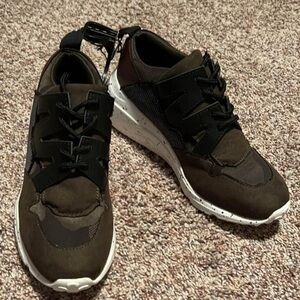 Womens time and tru shoes size 6.5